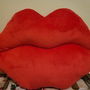 Target Bullseye Lips Pillow red Valentines